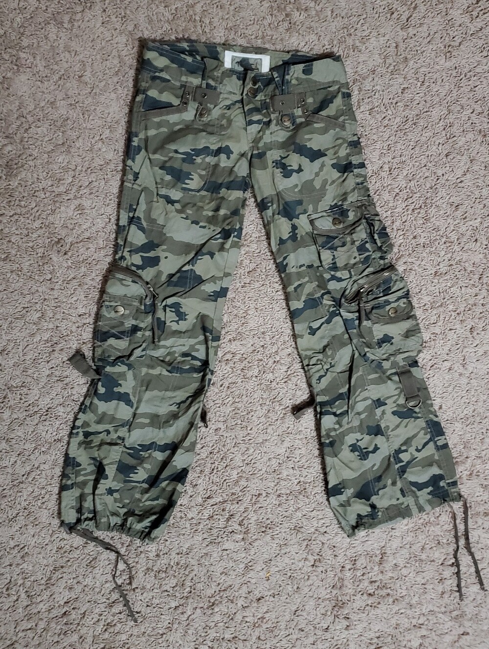 Women's Camo Cargo Pants - Green Camouflage
